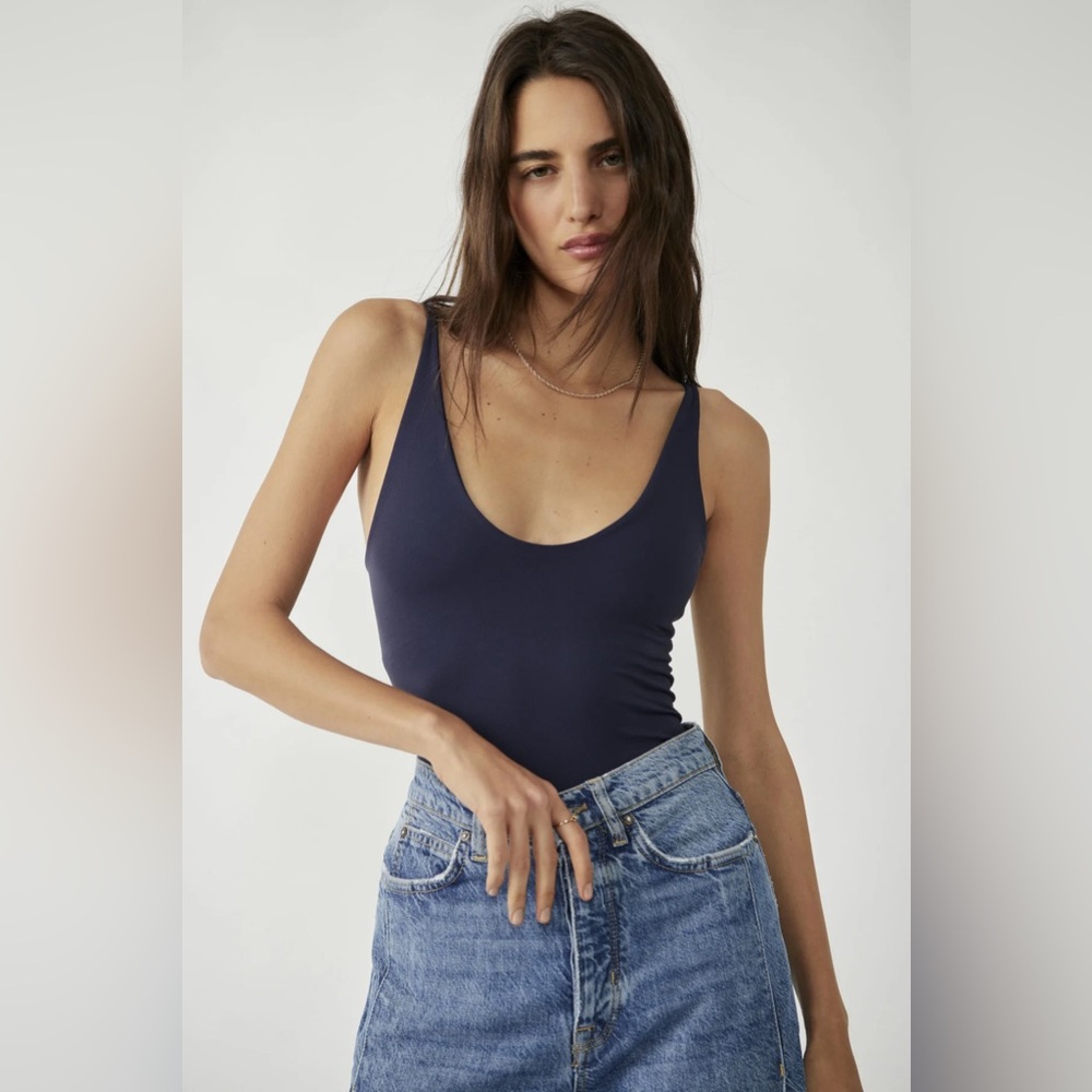 Free People Seamless V-Neck Cami. Never worn- black, size XS/S